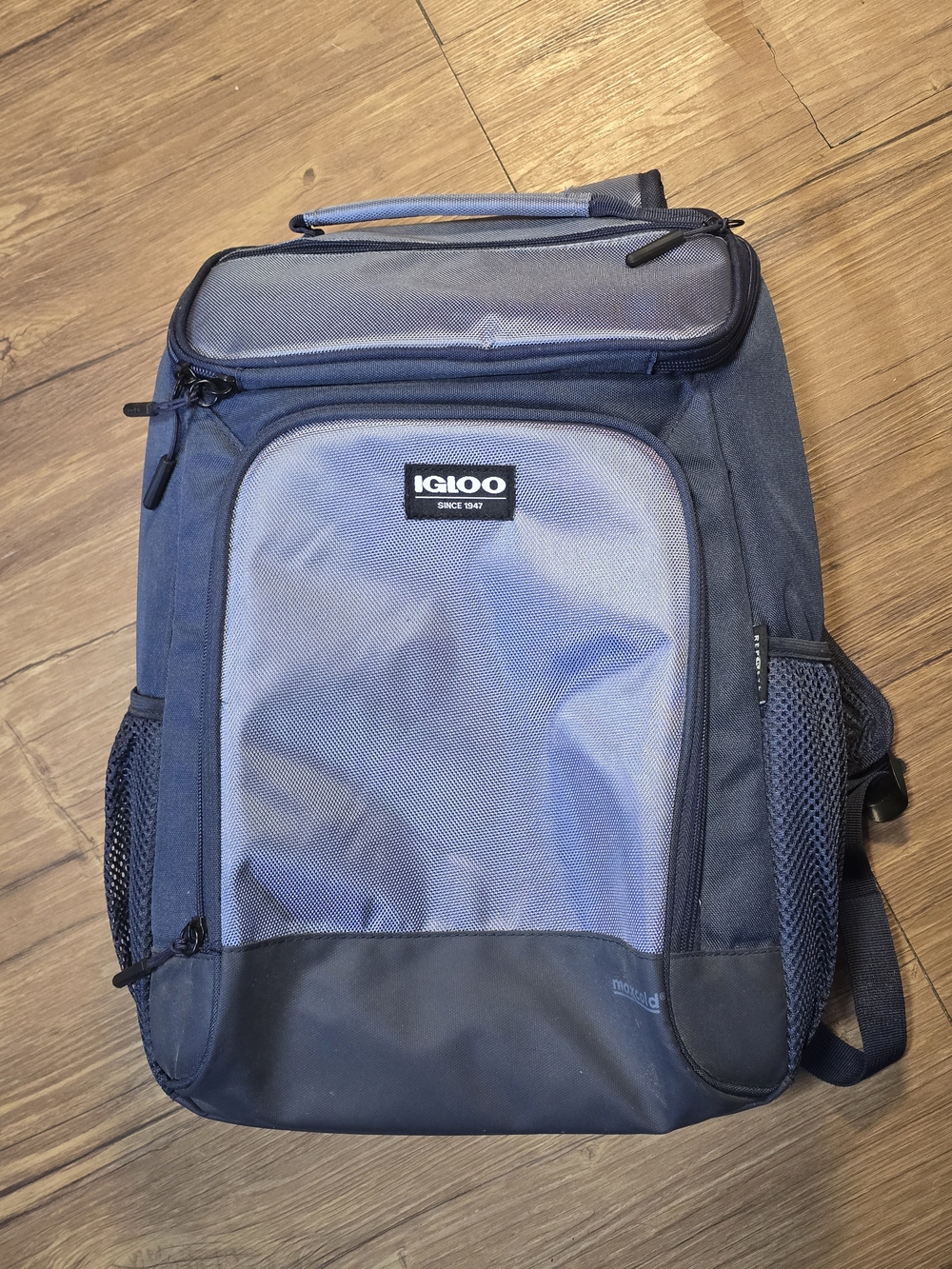 Igloo MaxCold Top Grip Evergreen 24 Can Blue Backpack Soft-Side Cooler